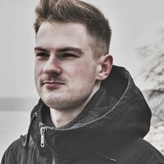 Das Bild zeigt Bastian Ascher vom BUND Brandeburg. Er trägt kurze braune Haare, die nach oben gegelt sind und einen dunklen Kapuzenpullover.